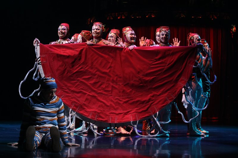 15일 서울 송파구 잠실종합운동장 내 빅탑에서 열린 태양의 서커스, 쿠자(KOOZA) 프레스 컨퍼런스에서 단원들이 주요 장면을 시연하고 있다. 연합뉴스