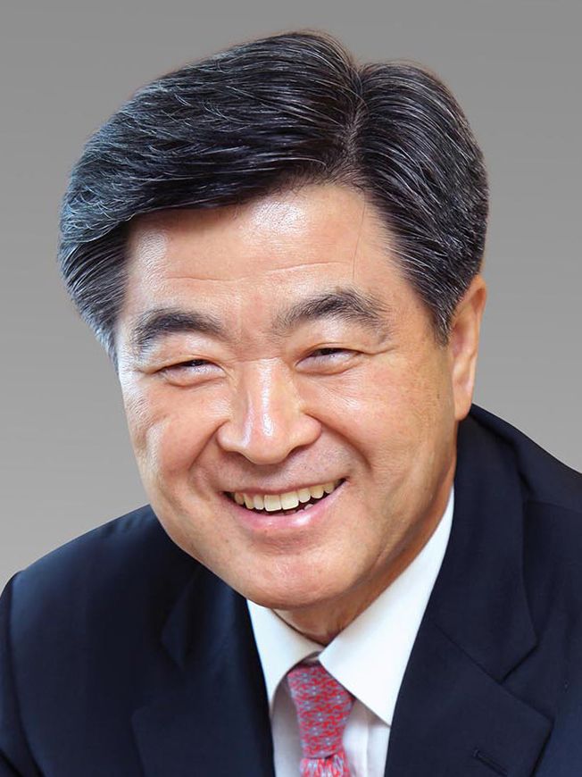 권오갑 <span id='_stock_code_267250' data-stockcode='267250'>HD현대</span> 명예회장, 위기 극복 이끈 ‘샐러리맨