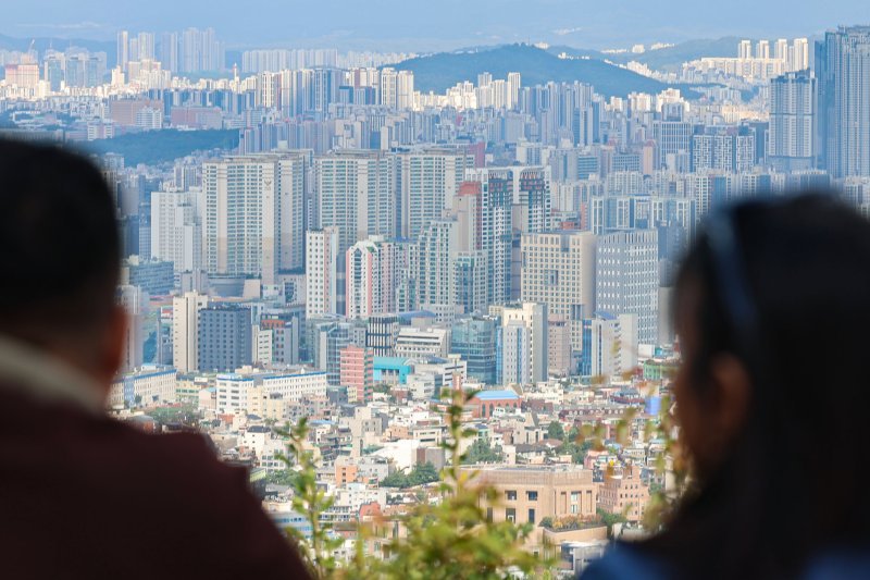 서울 남산에서 내려다본 서울 아파트 단지 모습. /사진=뉴시스