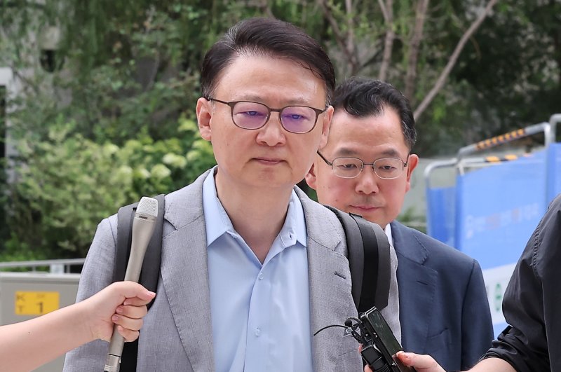 구세현 전 <span id='_stock_code_010600' data-stockcode='010600'>웰바이오텍</span> 대표이사가 13일 서울 종로구 윤석열 전 대통령의 부인 김건희 여사 관련 의혹을 수사하는 민중기 특별검사팀 사무실에 조사를 받기 위해 출석하고 있다. 사진&#x3D;뉴스1