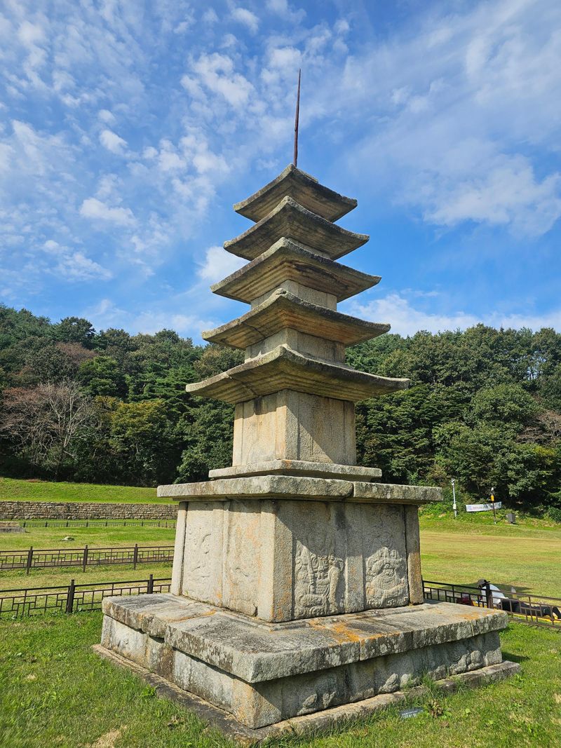 충남 <span id='_stock_code_079650' data-stockcode='079650'>서산</span> 보원사지 오층석탑