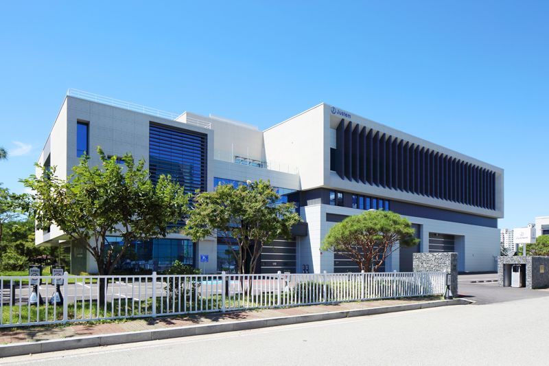 <span id='_stock_code_417840' data-stockcode='417840'>저스템</span> 본사 전경. 저스템 제공