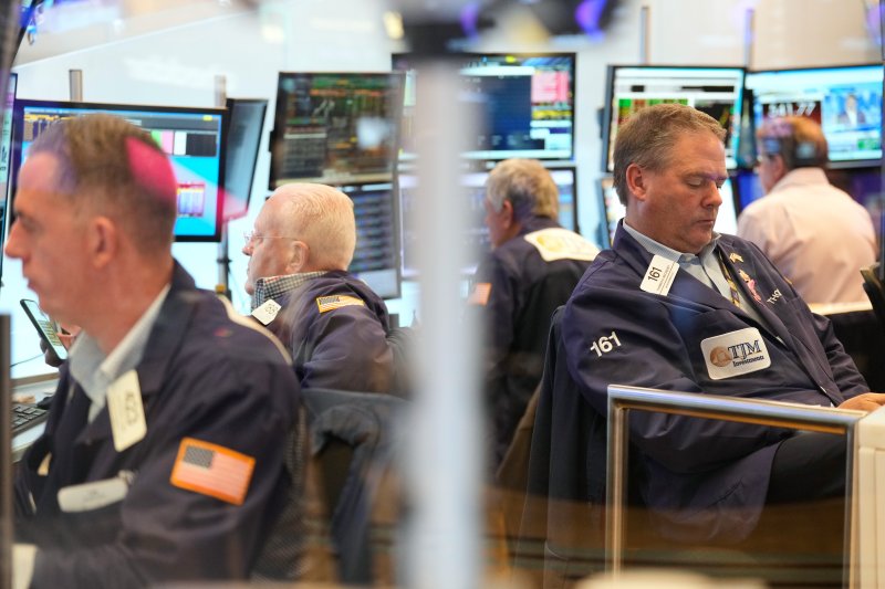 뉴욕 증시 3대 지수가 3일(현지시간) 인공지능(AI) 관련주 강세 속에 혼조세로 마감했다. AP 뉴시스