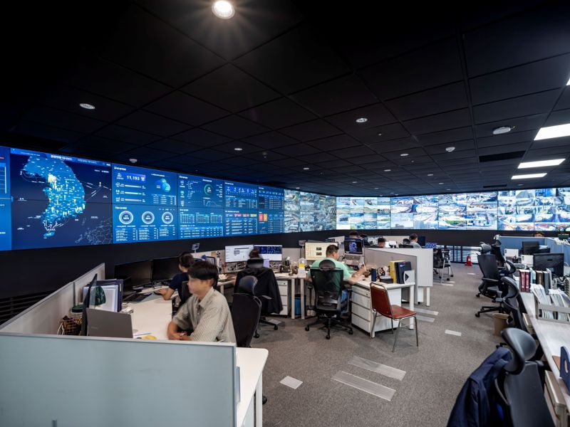<span id='_stock_code_375500' data-stockcode='375500'>DL이앤씨</span> 종합안전관제상황실. DL이앤씨 제공