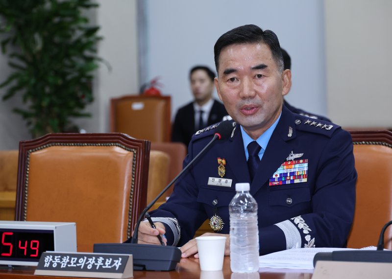 진영승 합동참모의장 후보자가 지난 9월 24일 오전 서울 여의도 국회에서 열린 국방위원회 전체회의 인사청문회에서 의원질의에 답하고 있다. 뉴시스