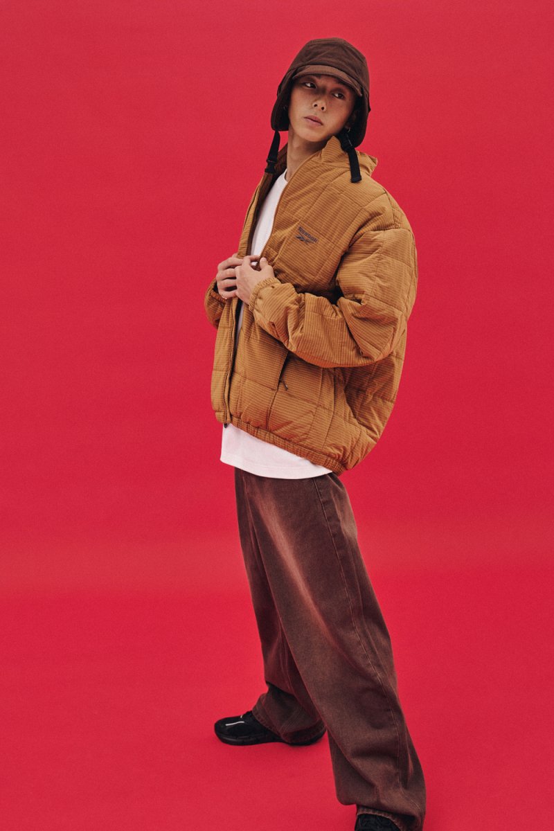 <span id='_stock_code_093050' data-stockcode='093050'>LF</span> 리복 경량 패딩 2025 FW 화보 LF 제공