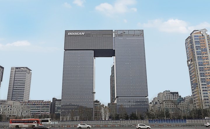 경기 성남시 <span id='_stock_code_000150' data-stockcode='000150'>두산</span>타워 전경. 두산 제공