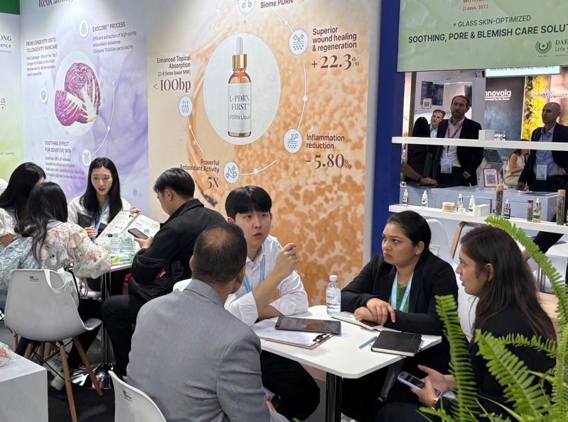 <span id='_stock_code_078140' data-stockcode='078140'>대봉엘에스</span> 인코스메틱스 아시아 부스 전경. 대봉엘에스 제공