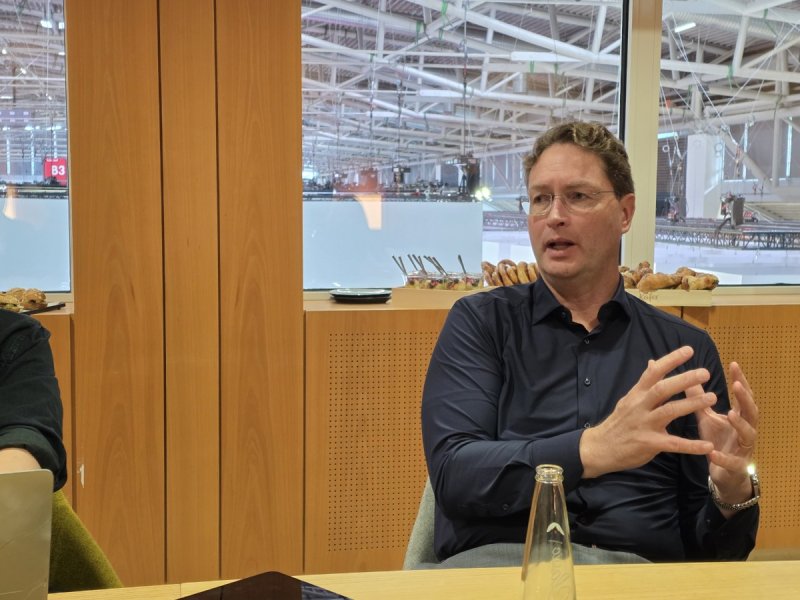 올라 칼레니우스 메르세데스-벤츠 회장이 지난 9월 8일(현지시간) 독일 뮌헨 메세에서 열린 IAA 모빌리티 2025 프레스데이 도중 본지 등 한국 언론 3사를 포함한 글로벌 미디어 간담회를 갖고 주요 현안에 대한 의견을 밝혔다. 사진=김학재 기자