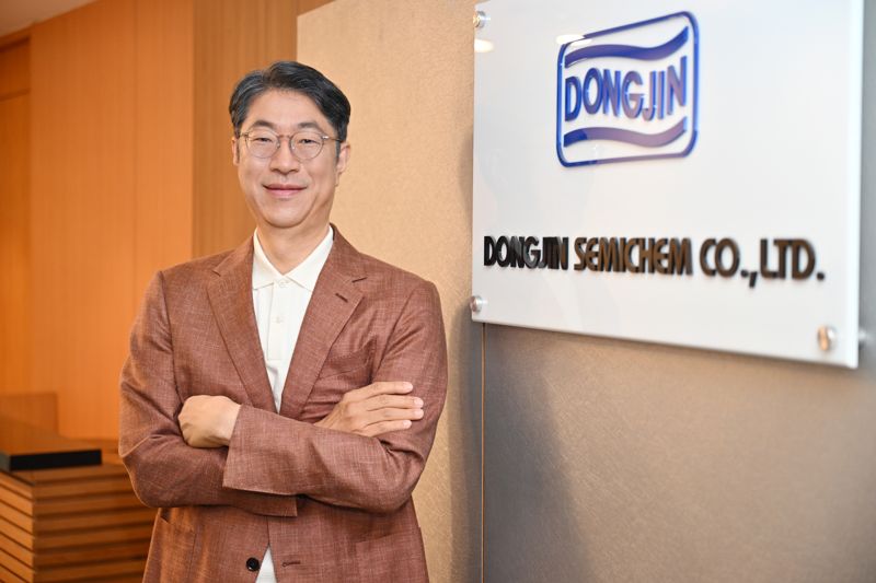 이준혁 <span id='_stock_code_005290' data-stockcode='005290'>동진쎄미켐</span> 회장. 동진쎄미켐 제공.