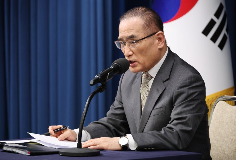 위성락 국가안보실장이 지난 14일 용산 대통령실 기자회견장에서 이재명 대통령 G20 순방 일정 관련 브리핑을 하고 있다. 사진=연합뉴스