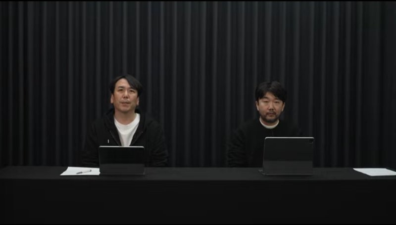 지난 19일 소인섭 엔씨소프트 사업실장(왼쪽)과 김남준 아이온2 개발 PD가 라이브 방송을 진행하고 있다. 사진&#x3D;뉴스1