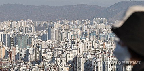 서울 시내에서 본 아파트 전경. 연합뉴스