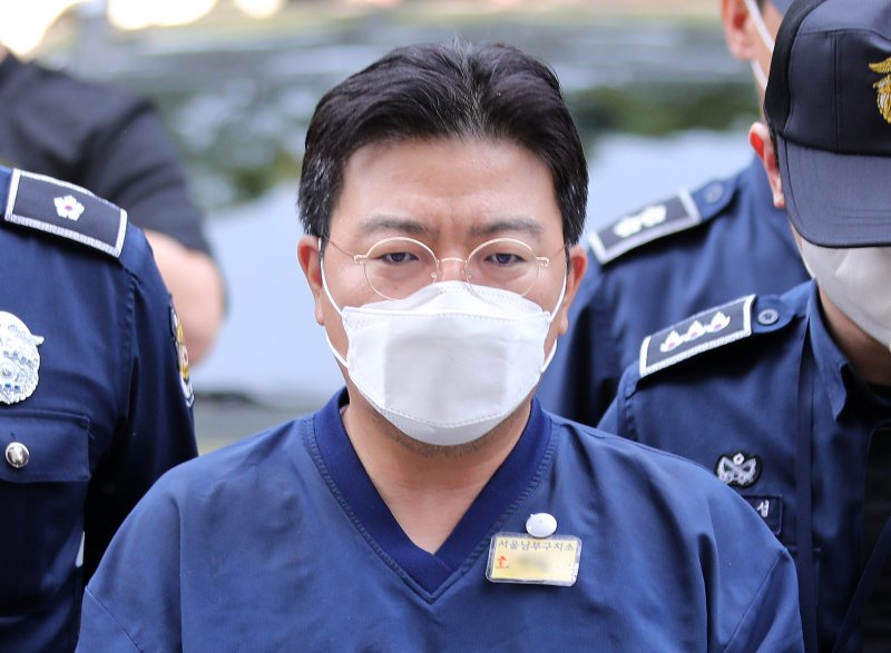 소시에테제네랄(<span id='_stock_code_255220' data-stockcode='255220'>SG</span>)증권발 폭락 사태와 관련해 주가조작을 주도한 의혹을 받는 라덕연 투자자문업체 대표. 사진&#x3D;뉴스1