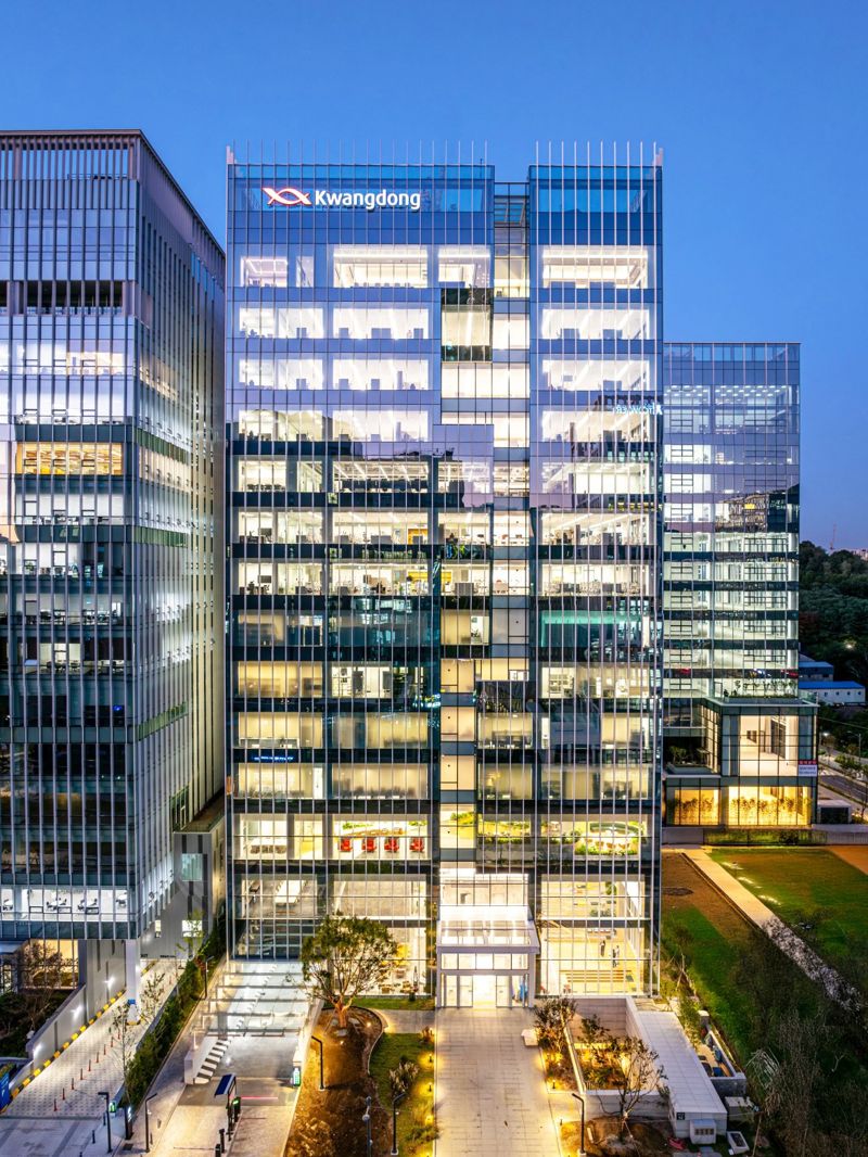 <span id='_stock_code_009290' data-stockcode='009290'>광동제약</span> 신사옥 광동과천타워 전경. 광동제약 제공