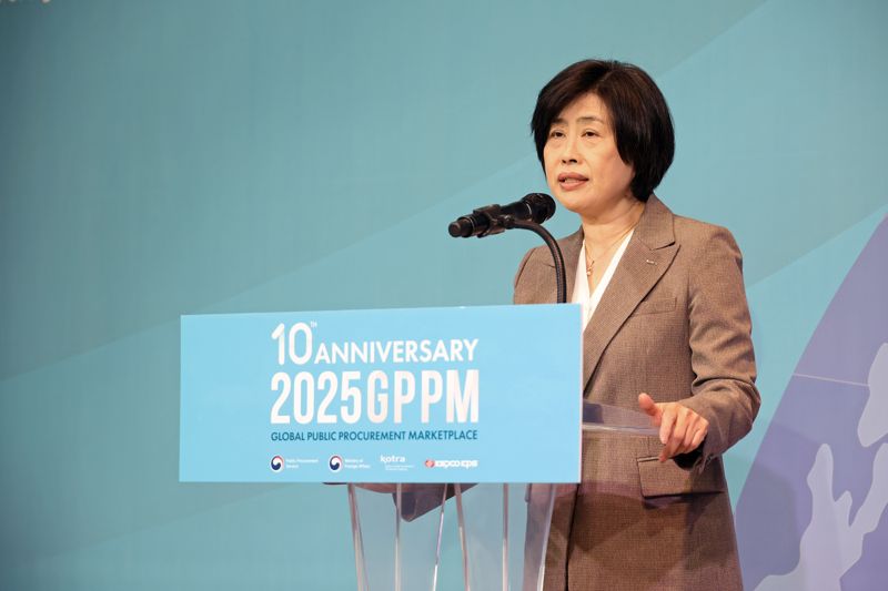김명희 코트라 부사장 겸 산업혁신성장본부장이 지난 26일 서울 광진구 엠버서더 서울 풀만에서 열린 ‘2025 글로벌 공공조달 수출상담회(GPPM)’에서 개회사를 하고 있다. 코트라 제공.
