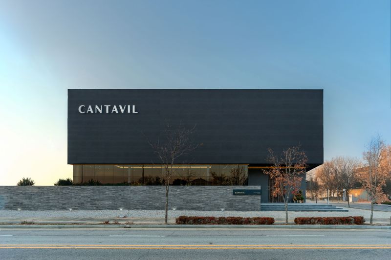 칸타빌 디 에디션 모델하우스 외부. <span id='_stock_code_007680' data-stockcode='007680'>대원</span> 제공