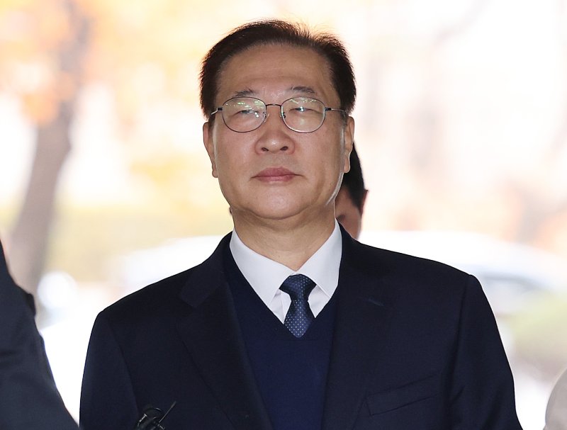 내란중요임무종사, 직권남용권리행사방해 혐의를 받고 있는 박성재 전 법무부 장관이 13일 오전 서울 서초구 서울중앙지방법원에서 열린 구속 전 피의자 심문(영장실질심사)에 출석하고 있다. 뉴시스