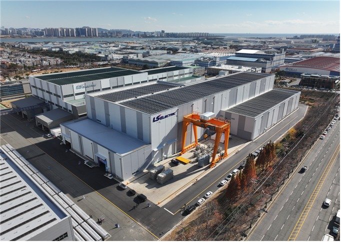 부산 강서구 화전동에 위치한 <span id='_stock_code_006260' data-stockcode='006260'>LS</span>일렉트릭 부산사업장 2생산동 현장 모습. 부산시 제공