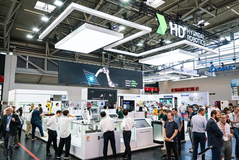 HD현대로보틱스가 24일(현지시간)부터 나흘간 참가한 독일 뮌헨에서 개최되는 글로벌 최대 규모의 로봇 산업 박람회인 &#39;오토매티카(AUTOMATICA) 2025&#39; 전경. HD현대로보틱스 제공