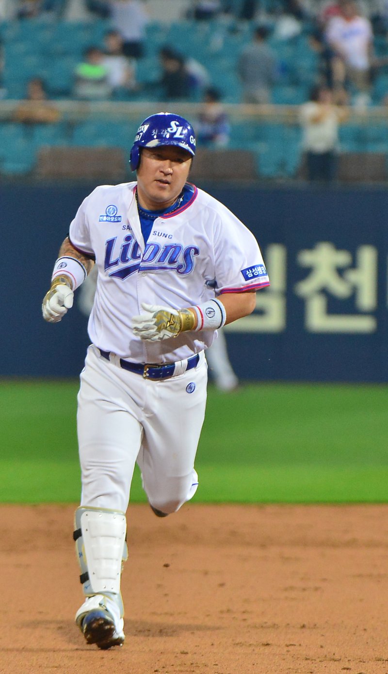 지난 2016년 당시 삼성 라이온즈에서 뛰던 최형우. 9시즌 만에 친정팀 삼성에 복귀했다. 뉴시스