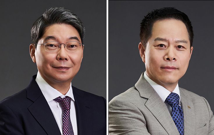 최성원 대표이사 회장(왼쪽)과 박상영 대표이사 사장(경영총괄). <span id='_stock_code_009290' data-stockcode='009290'>광동제약</span> 제공