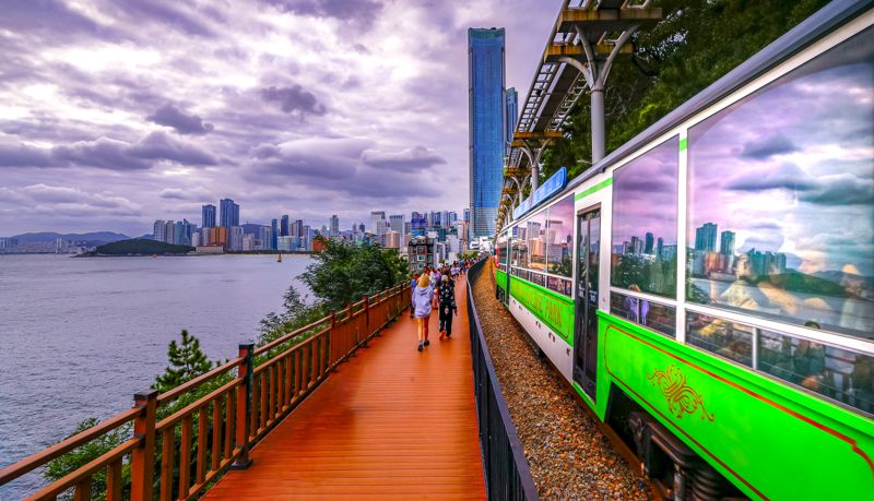 해운대블루라인파크가 누적 이용객 1000만명 돌파 기념으로 개최한 &#39;해운대블루라인파크 사진공모전&#39; 대상 작품 &#39;레트로 해변경치&#39;. 해운대블루라인파크 제공