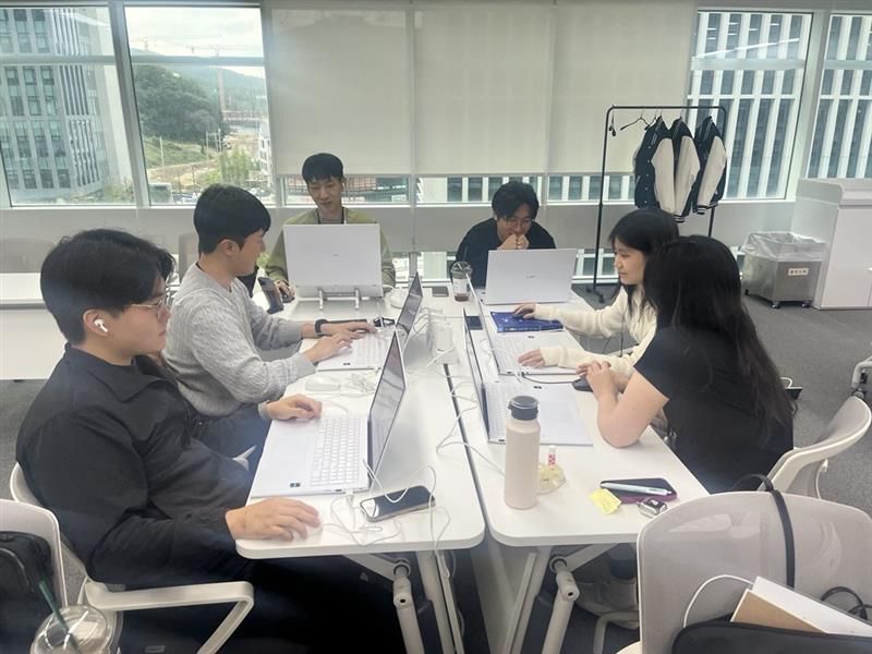 <span id='_stock_code_030200' data-stockcode='030200'>KT</span>의 청년도약 멤버십 프로그램인 'KT 에이블스쿨'의 미니 프로젝트 모습. 한국경영자총협회 제공.