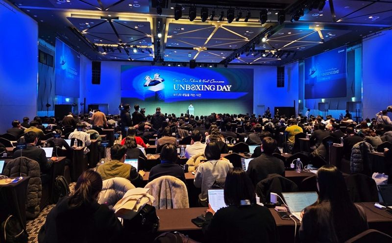 한진이 9일 ‘언박싱데이(UNBOXING DAY) 2025’를 성황리에 개최했다. 이번 행사에는 약 370여 명의 고객사와 물류 파트너사, 업계 관계자들이 참석해 글로벌 시장 공략을 위한 협력 의지를 다졌다. 한진 제공