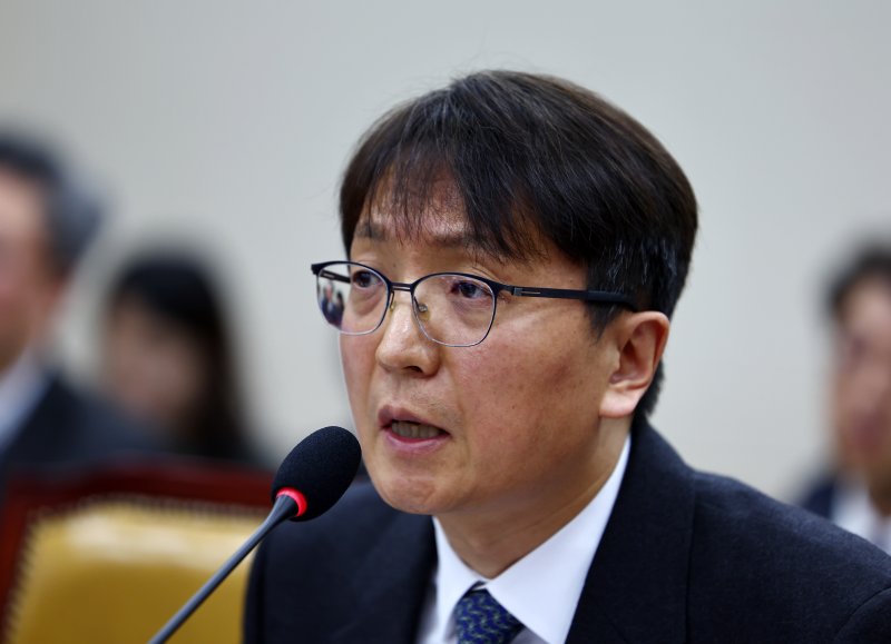 [서울=뉴시스] 김명년 기자 = 박대준 쿠팡 대표이사가 2일 오전 서울 여의도 국회에서 열린 과학기술정보방송통신위원회 전체회의에 출석해 질의에 답변하고 있다. 2025.12.02. kmn@newsis.com /사진=뉴시스