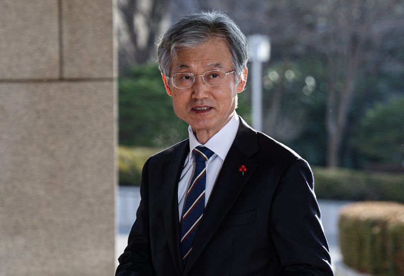 조희대 대법원장이 9일 오전 서울 서초구 대법원으로 출근하고 있다. 2025.12.9/뉴스1 ⓒ News1 김도우 기자 /사진=뉴스1