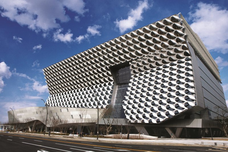 <span id='_stock_code_002020' data-stockcode='002020'>코오롱</span> 원앤온리타워 전경. <span id='_stock_code_120110' data-stockcode='120110'>코오롱인더</span> 제공