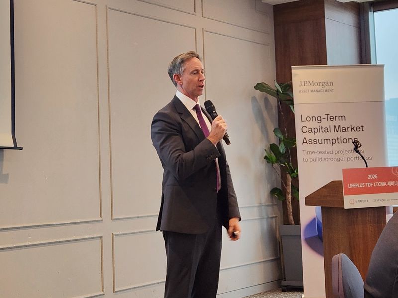 캐리 크레이그 JP모건자산운용 글로벌마켓전략가가 11일 한화자산운용과 JP모건이 공동 개최한 세미나에서 발표하고 있다. /사진=서민지 기자