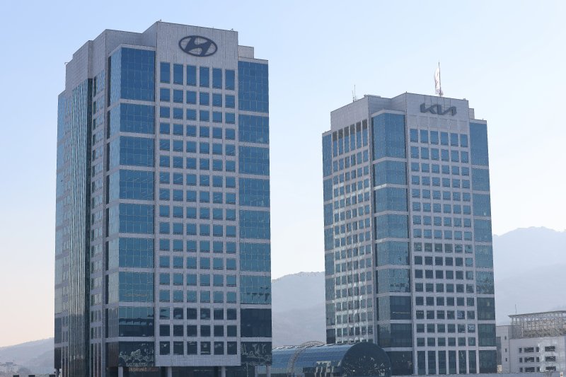 서울 서초구 양재동 현대&middot;<span id='_stock_code_000270' data-stockcode='000270'>기아</span>차 본사 모습. 뉴스1 제공