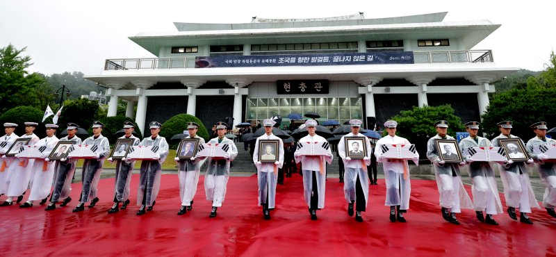 지난 8월 13일 오전 서울 동작구 국립현충원에서 국외 안장 독립유공자 유해 봉환식' 행사가 열리고 있다. 뉴스1