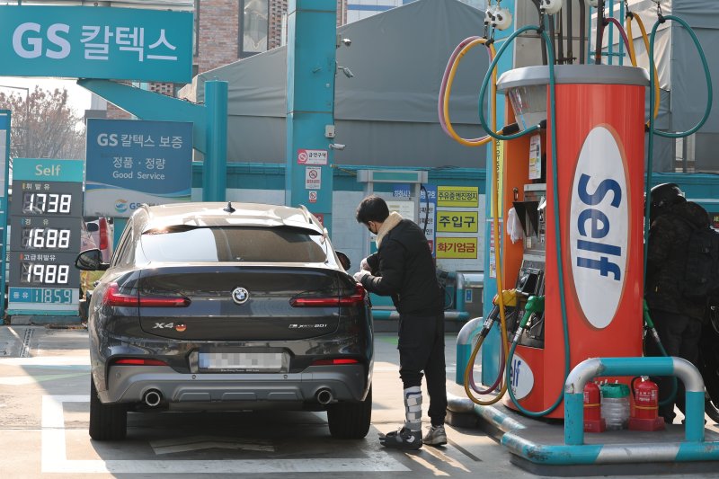 서울 시내 주유소 모습. 연합뉴스