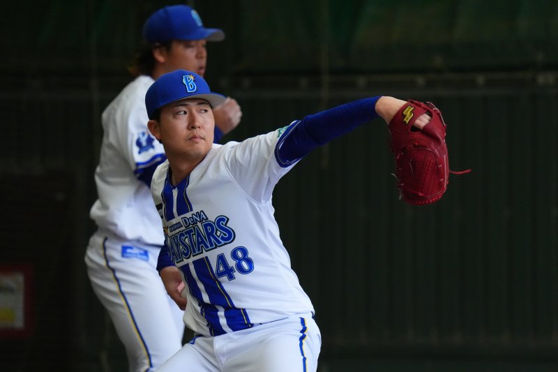 롯데 자이언츠가 지난 12일 우완 교야마 마사야를 새 시즌 아시아쿼터 선수로 영입했다. 롯데 자이언츠 제공