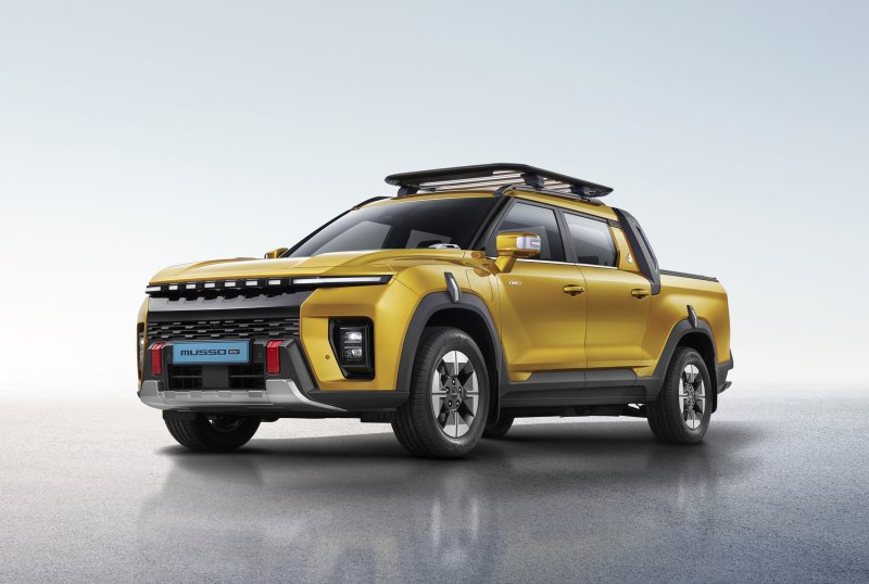 <span id='_stock_code_003620' data-stockcode='003620'>KG모빌리티</span>(KGM)가 출시한 국내 최초 전기 픽업트럭 '무쏘 EV' 모습. KGM제공.