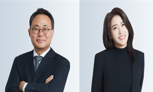 (왼쪽부터) 법무법인 YK 고기동 고문, 김윤정 대표변호사. 법무법인YK