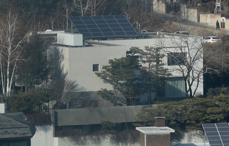 서울 용산구 한남동 이명희 신세계그룹 총괄회장의 자택이 11년 연속 표준 단독주택 공시가격 1위로 나타났다. 뉴시스