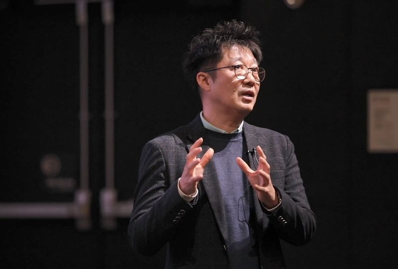 <span id='_stock_code_001040' data-stockcode='001040'>CJ</span> CGV 29주년 창립 기념식에서 발표하고 있는 CJ CGV 정종민 대표