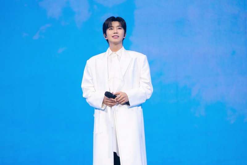 [서울=뉴시스] 가수 임영웅. (사진=물고기뮤직 제공) 2025.12.12. photo@newsis.com *재판매 및 <span id='_stock_code_012030' data-stockcode='012030'>DB</span> 금지 /사진=뉴시스